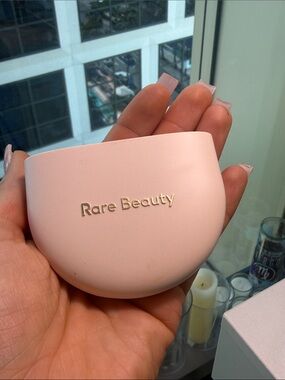 Rare Beauty Finishing Poder